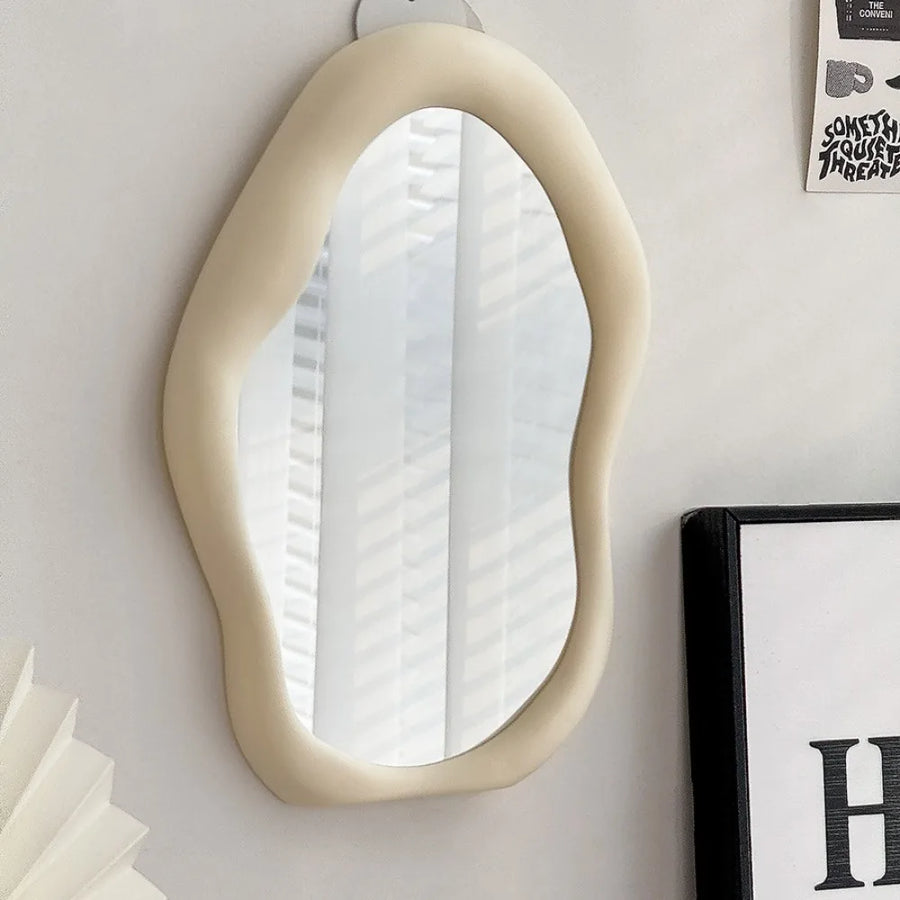 Lashelier Cloud-Shaped Cream Studio Mirror